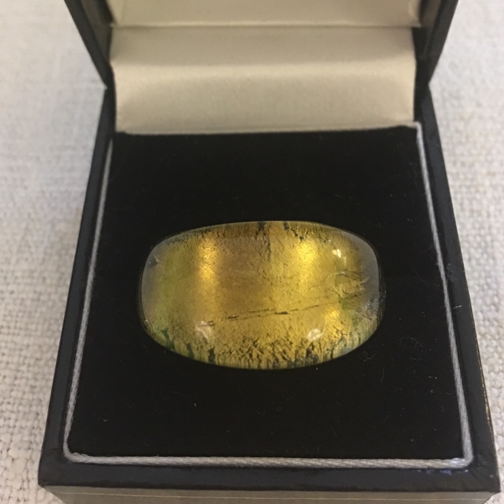 Venetian Ring Size 5 Green with gold coloring